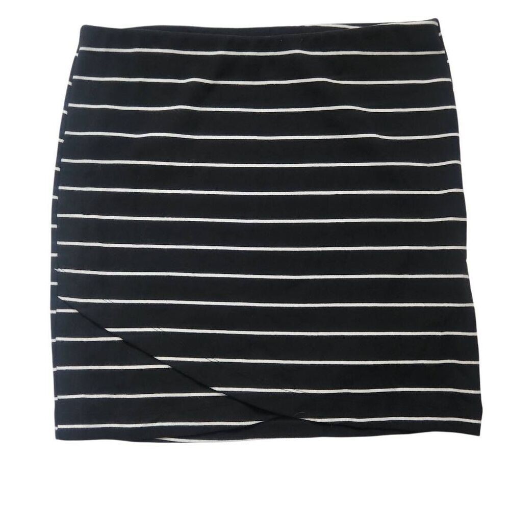 SO Women's Size XL Black White Striped Pull on Wrap Mini Skirt